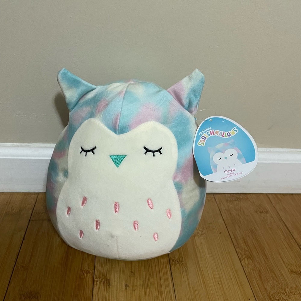 (1) NWT Onea the Owl 8 inch Squishmallows
